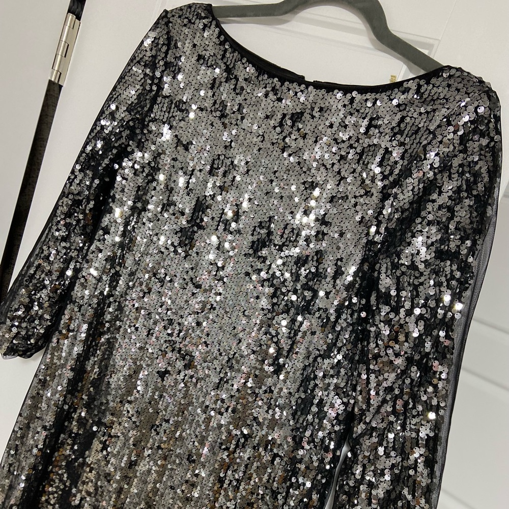 T Tahari Sequins Long sleeve cocktail dress